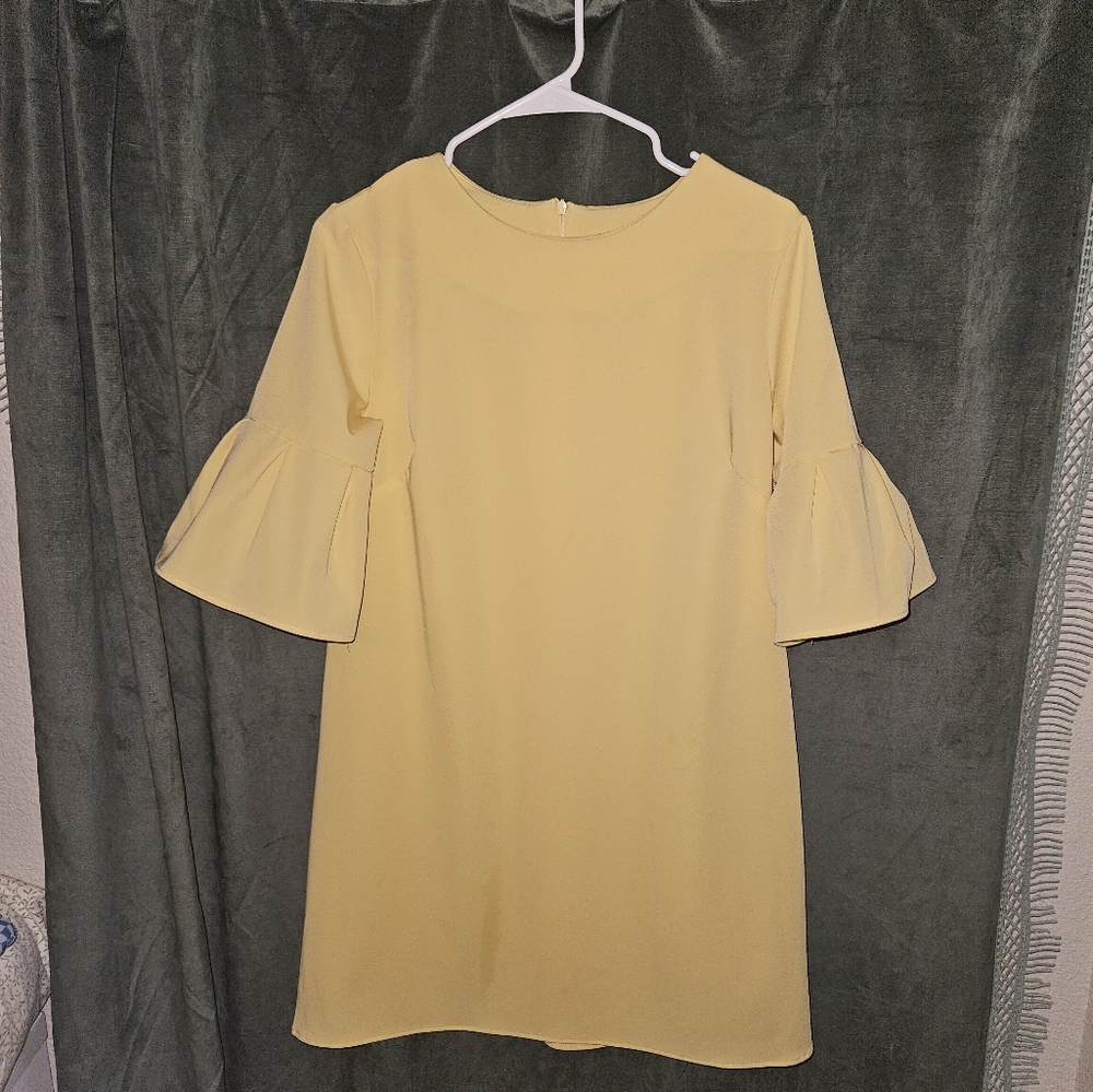 Elegant Yellow Dress with Flared Sleeves